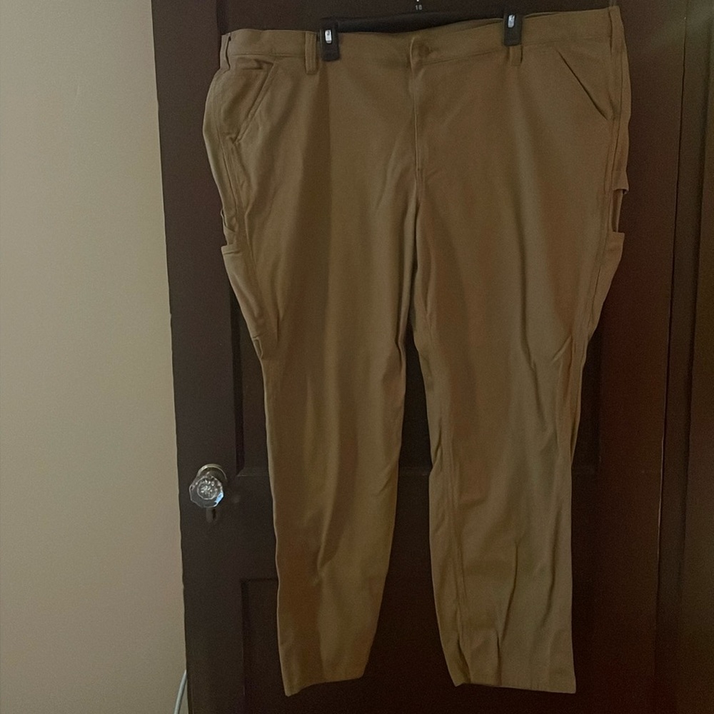 NWOT women’s Carhartt size 24W khaki pants